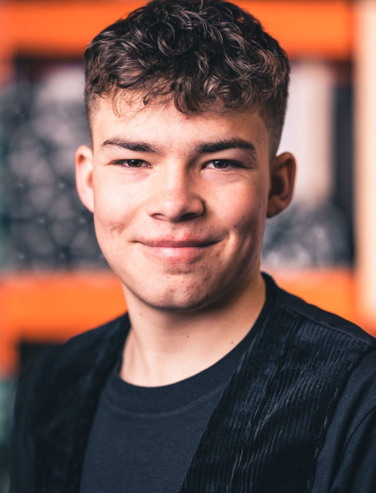 Finn Dettinger, Azubi